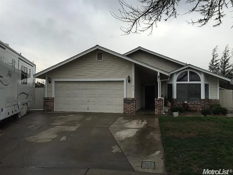 813 Deer Park Dr photo 1