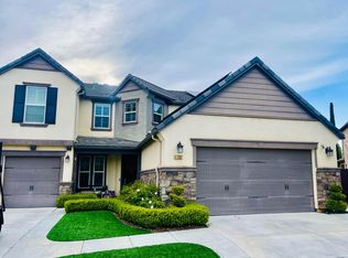 1782 N Broadbent Ln, Clovis, CA