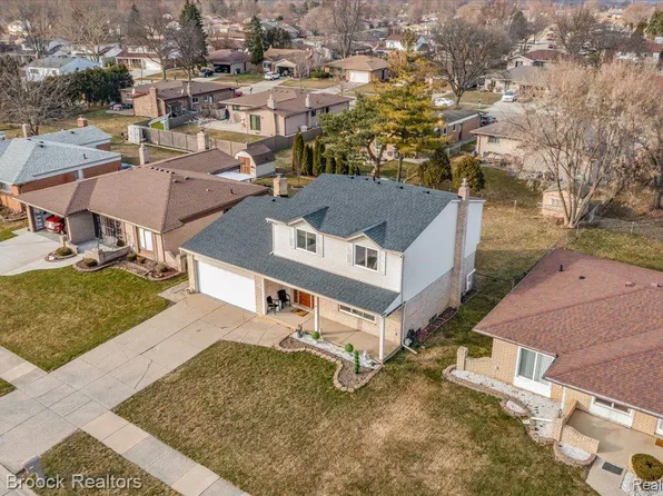 2607 Nadine Dr, Sterling Heights, MI 48310