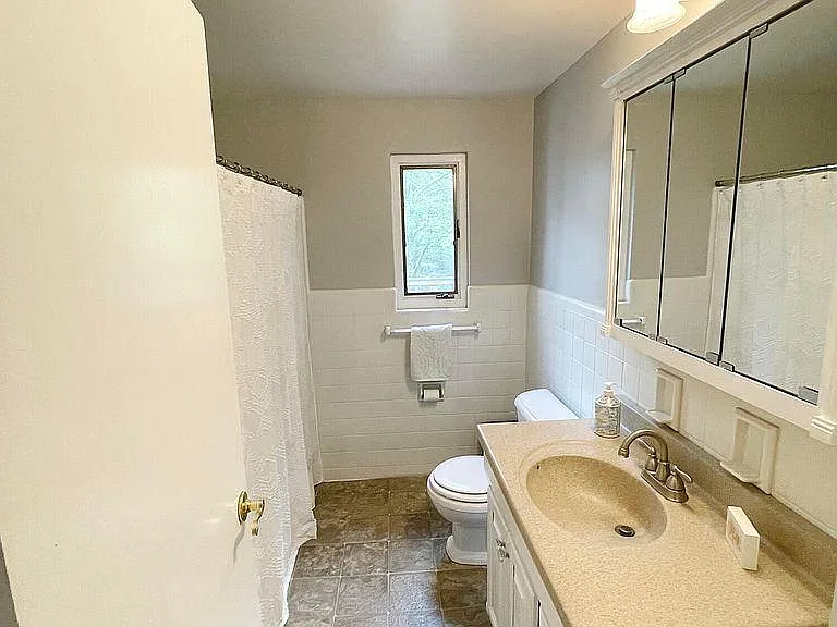 517 Greenlawn Dr — Photo 16