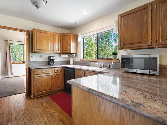 3rd image of 36 Lager Ln