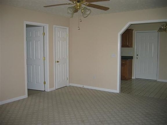 3rd image of 364 Brook Hollow Cir