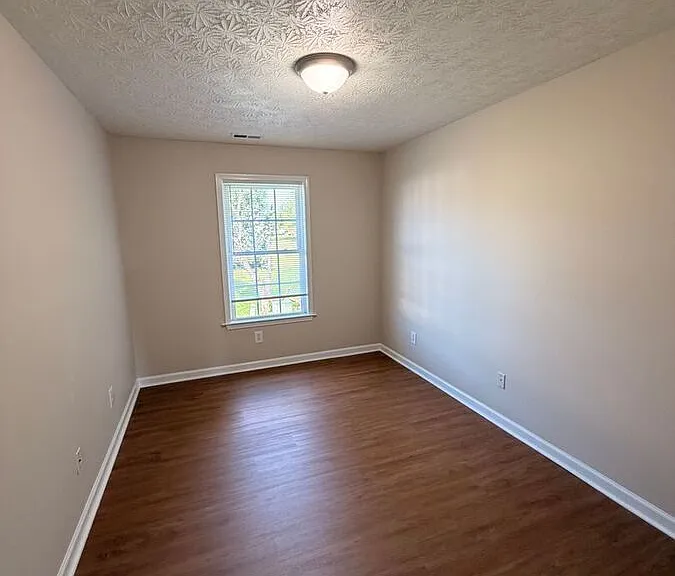 223 Ridgewood Dr — Photo 12