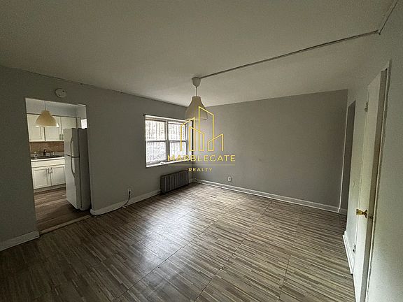 3rd image of 70 Crawford St #44
