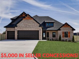 2818 Rife Cir, Rogers, AR 72758