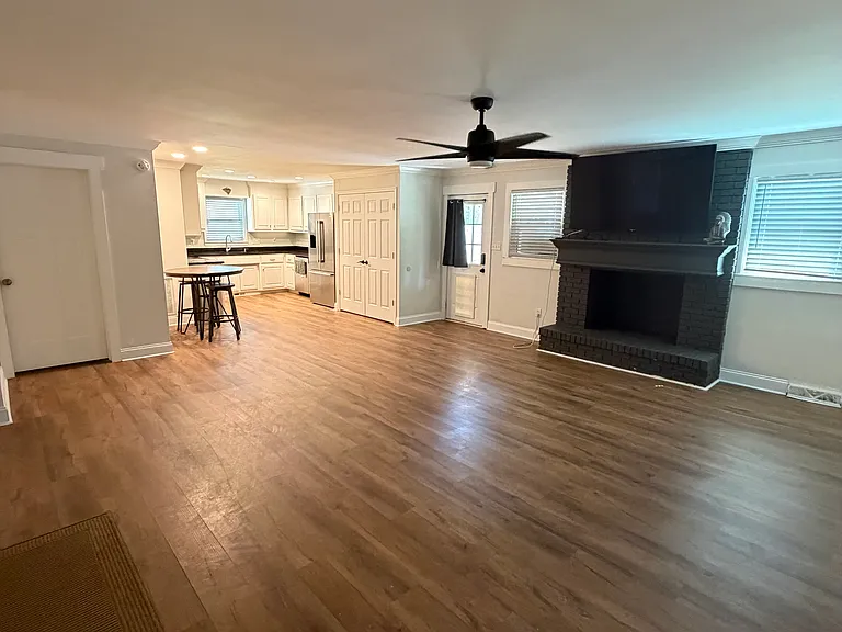 1101 Tall Oaks Cir — Photo 6