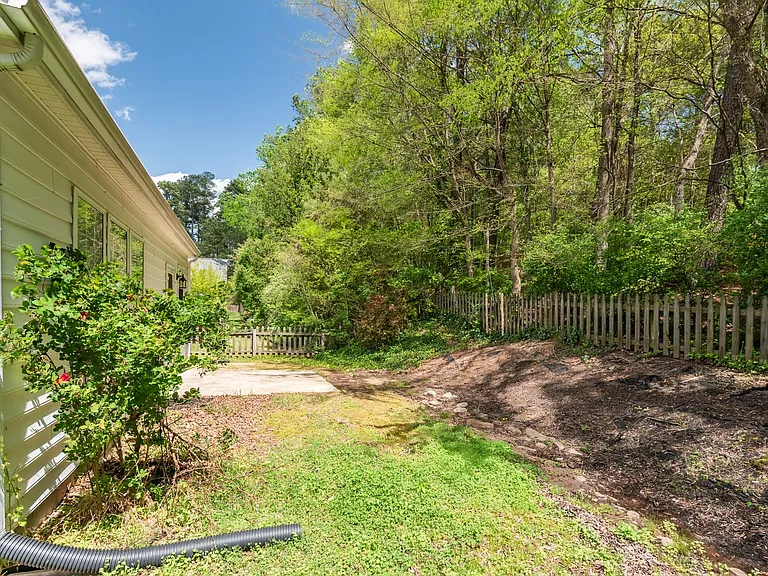 2225 Gablefield Ln — Photo 17