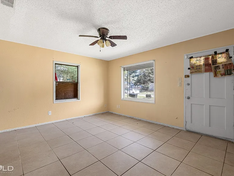 3051 Amherst St — Photo 11
