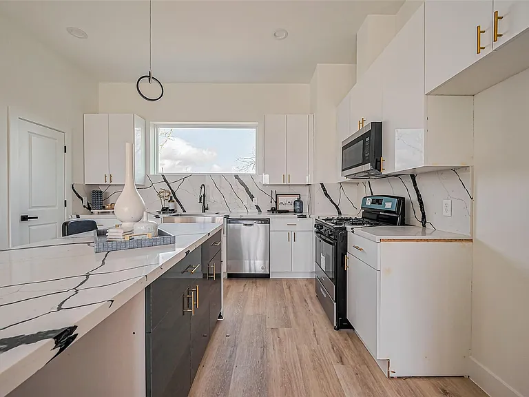 4207 Ward St — Photo 22