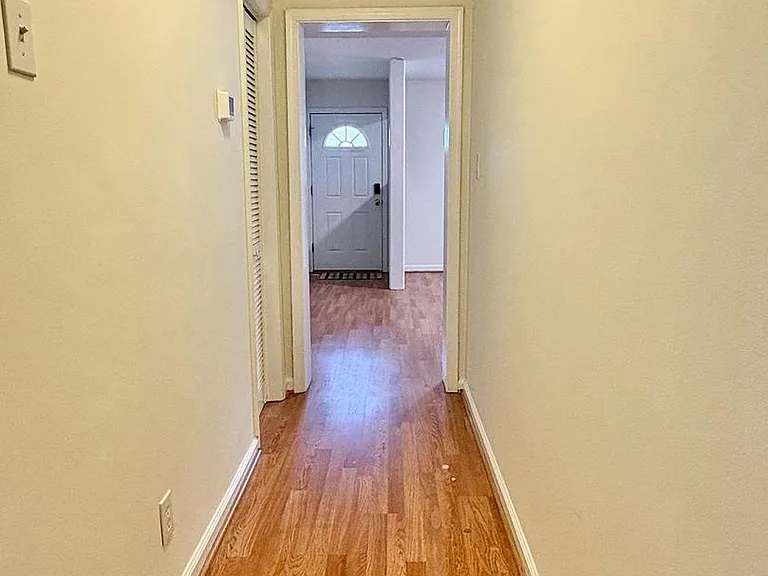 1316 Rowe St #A — Photo 7