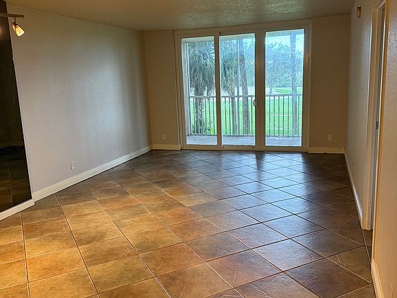5th image of 250 Jacaranda Dr APT 208