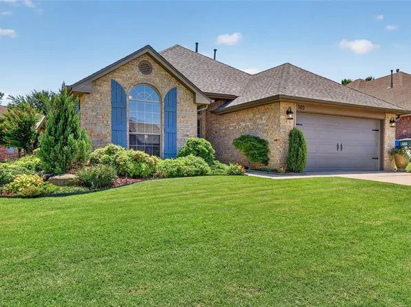 300 Crossland Ct, Edmond, OK 73003