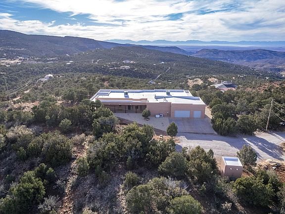 3rd image of 4 Colorado Pl