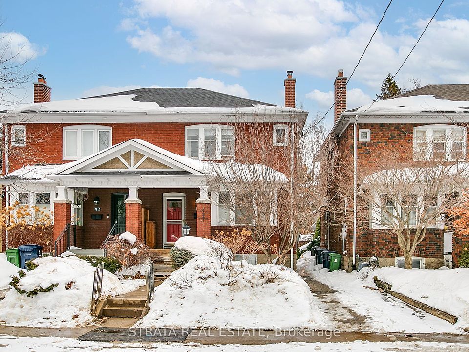 1st image of 40 Roe Ave