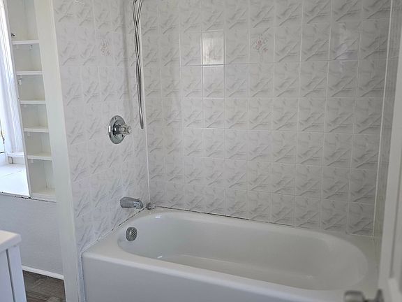 5th image of 22 Newton Ave #2