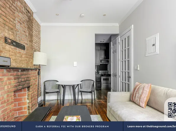 562 Hudson Street image 4 of 18