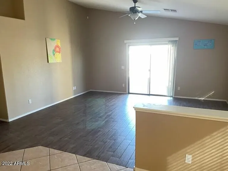 2132 W Carter Rd — Photo 6