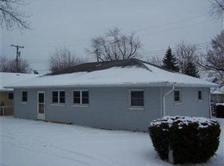 5846 E Plum St, Port Clinton, OH 43452