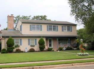 327 Discovery Ln, Egg Harbor Township, NJ 08234