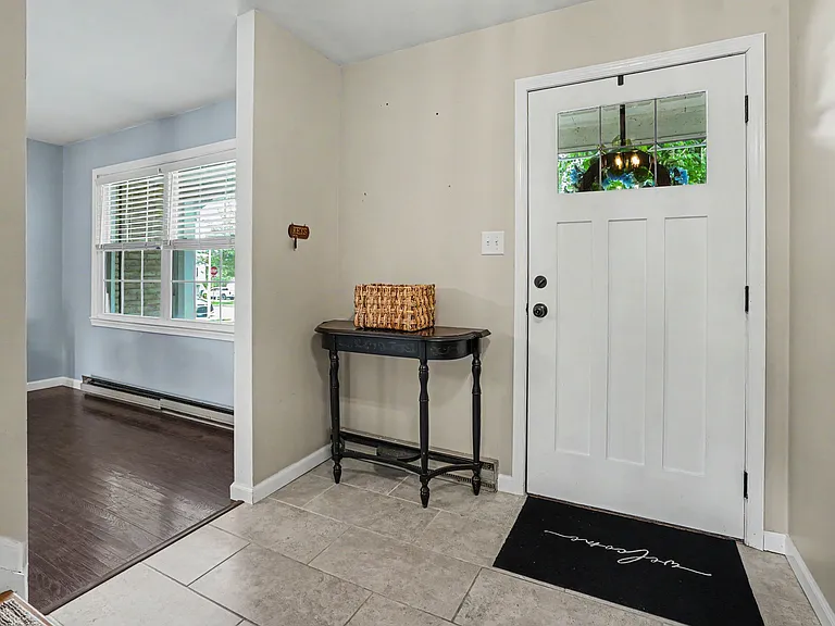 413 Pawnee Dr — Photo 3