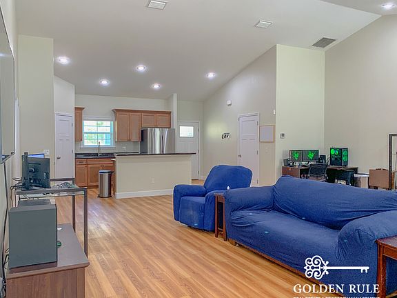 5th image of 15650 NE 50th St