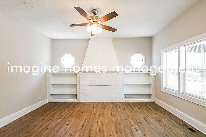 3 bed, 2.0 bath, 1800 sqft, $1,840 — Photo 3