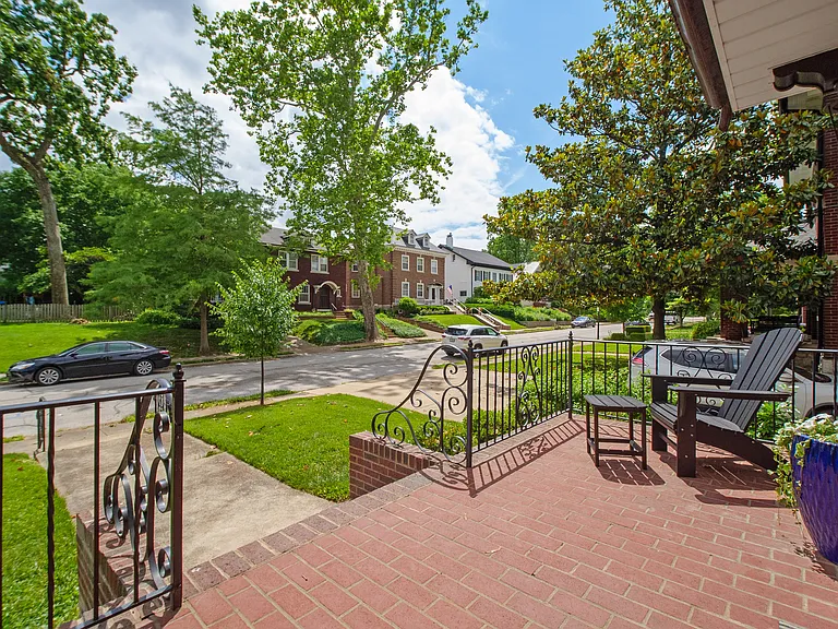 7071 Lindell Blvd — Photo 3