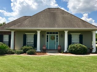 242 Bayou Crossing Dr, Raceland, LA 70394