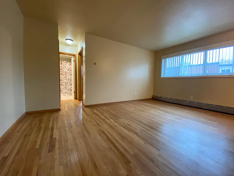 1529 E 38th St #7 — Photo 6