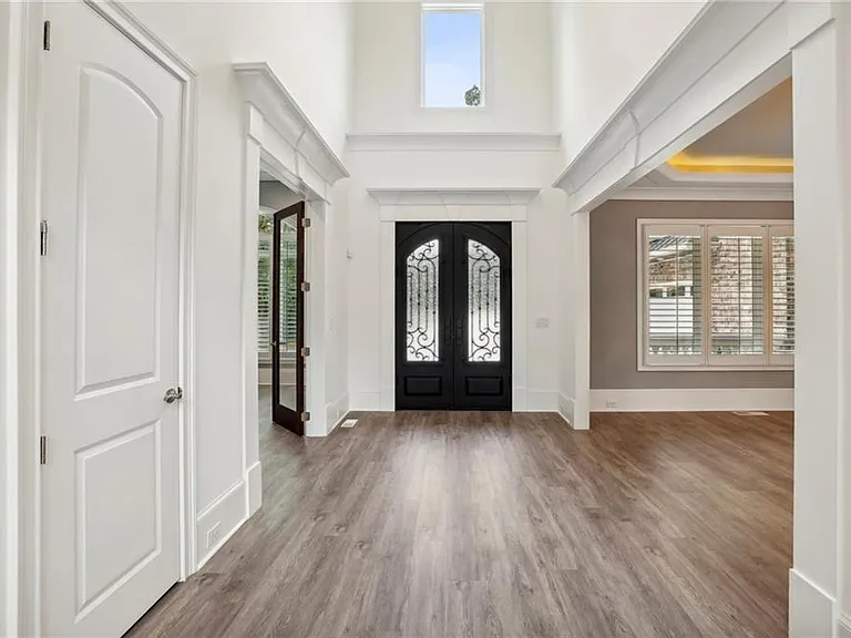 3750 Robinson Rd NE — Photo 5