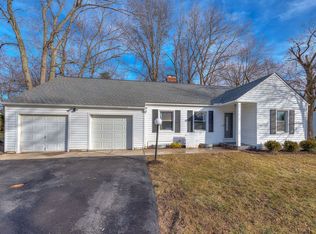 3653 Brainard Rd, Woodmere, OH 44122