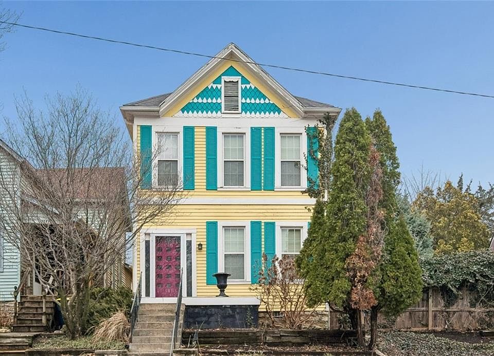 1st image of 2522 Charlotte St
