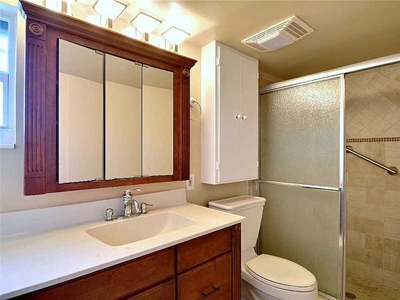 5th image of 1302 Spyglass Ln