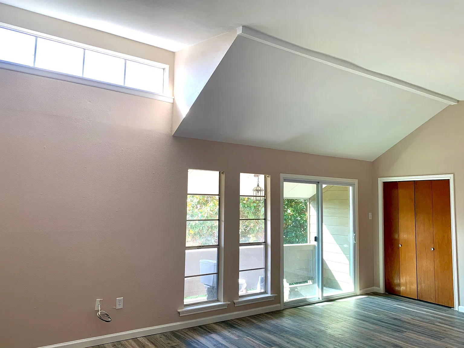 1161 Lake Ave — Photo 3