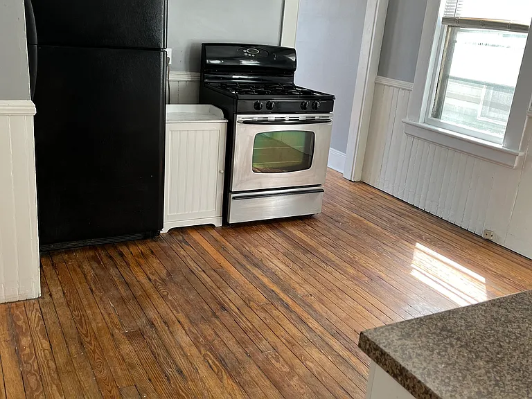 769 Brewster St — Photo 9
