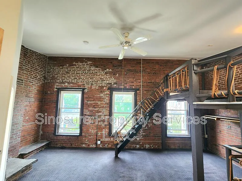 1 bed, 1.0 bath, 400 sqft, $1,300 — Photo 3