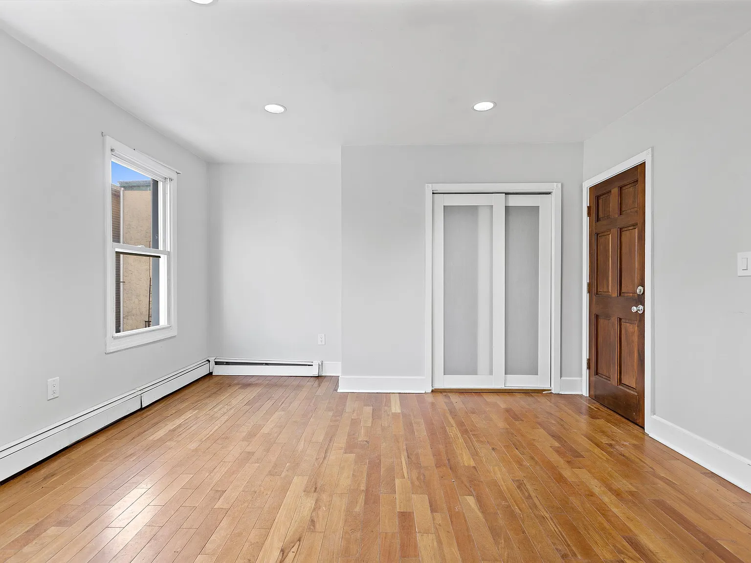 2 bed, 1.0 bath, $2,350 — Photo 4