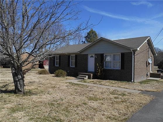 1st image of 3472 Emery Ct
