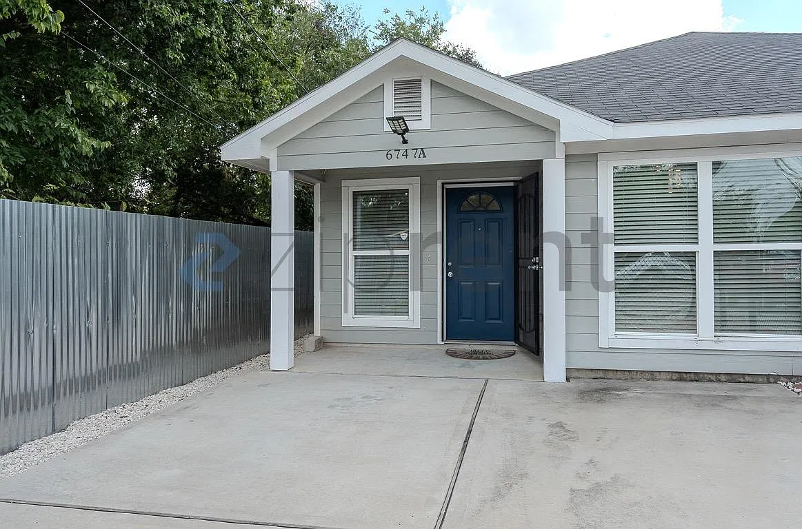 3 bed, 2360 sqft, $1,950 — Photo 4