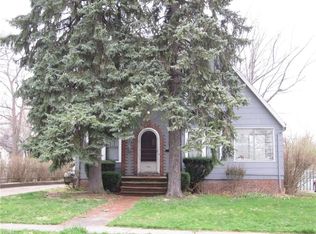 906 Montford Rd, Cleveland Heights, OH 44121