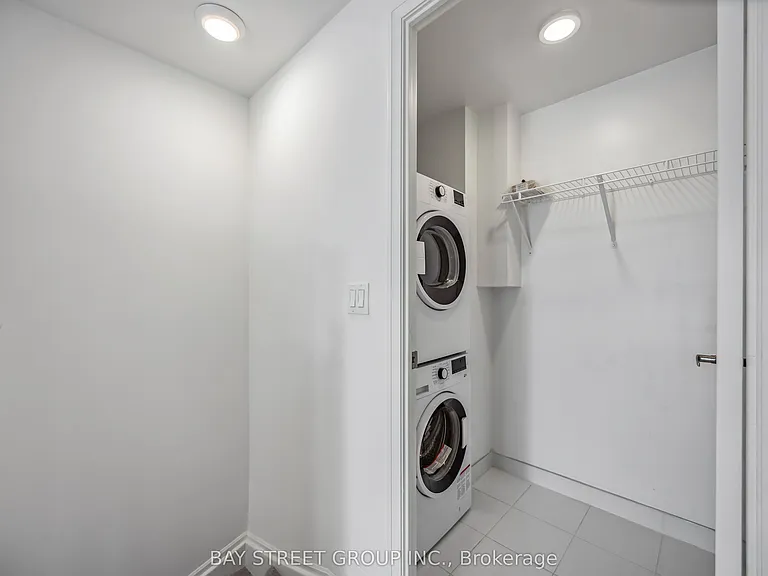 30 Gibbs Rd #Townhouse 101 — Photo 23