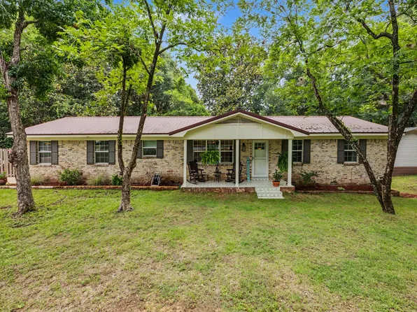 156 S Lindberg St, Crestview, FL 32536