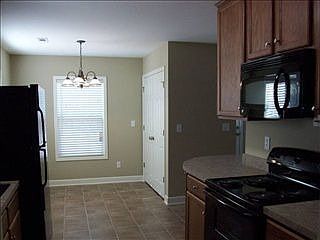 2nd image of 10 Wheatberry Ct