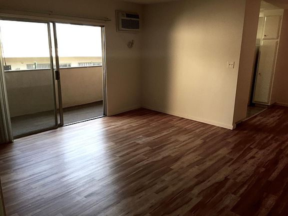 2nd image of 733 N Hayworth Ave APT 2