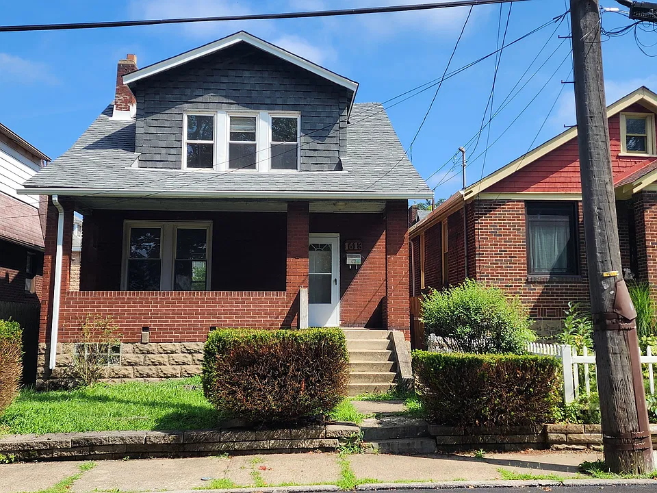 1613 Maple Ave