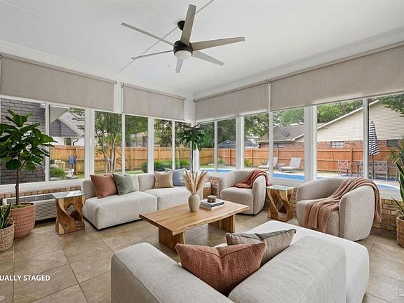 4th image of 3861 Leesway Cir