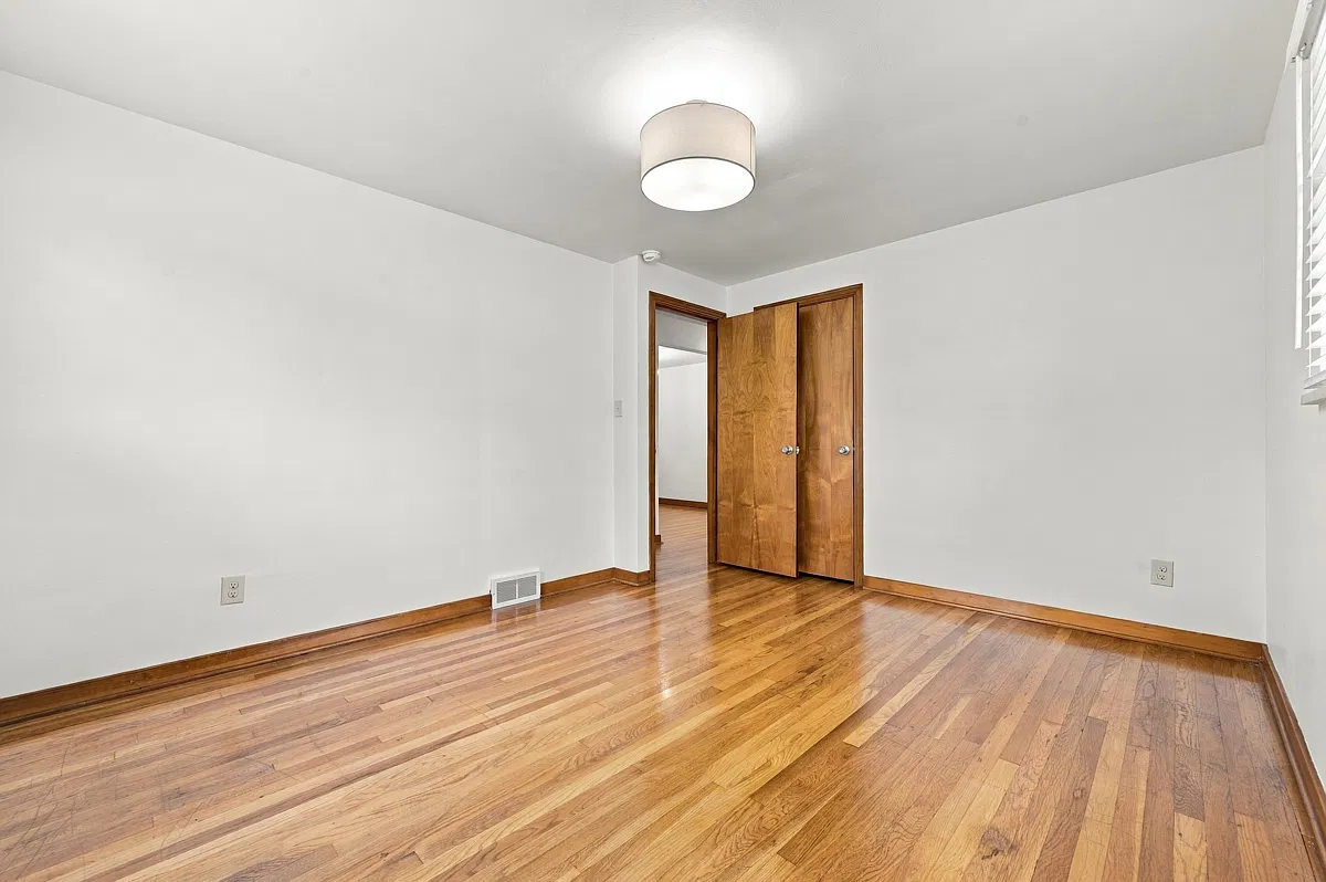 2 bed, 1.5 bath, 1128 sqft, $1,450 — Photo 2