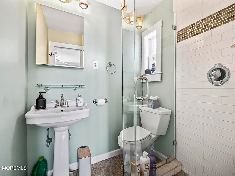 214 Brinley Ave — Photo 13