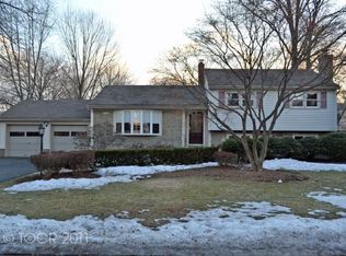 684 Pine Lake Dr, Township Of Washington, NJ 07676