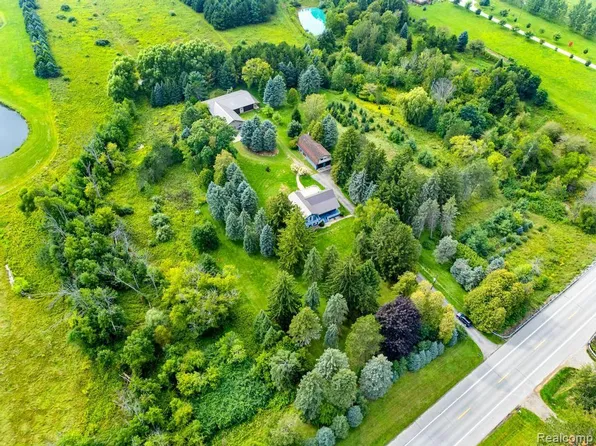4731 N Lakeshore Rd, Deckerville, MI 48427